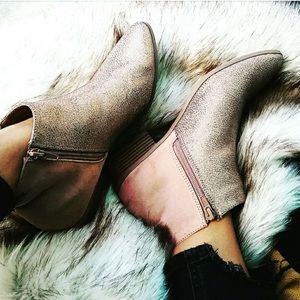 The mazey champagne bootie